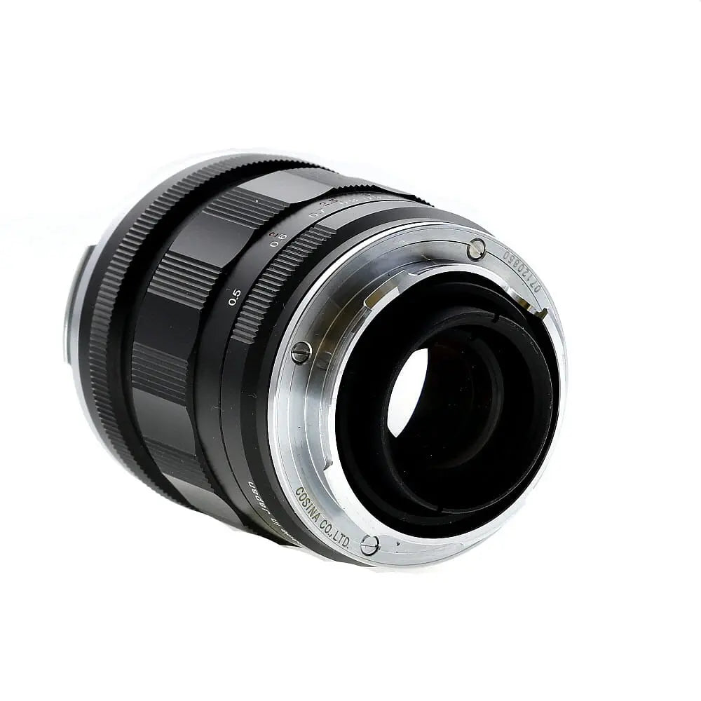 Voigtlander 35mm f/2 APO-Lanthar Aspherical Full-Frame VM Lens for M-Mount, Black with Chrome Rim